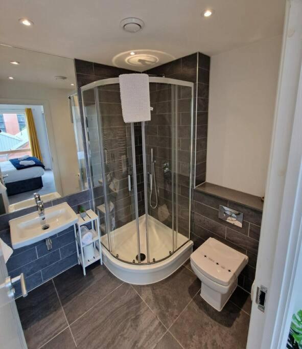 Modern Apartment, Sleeps 6, Belfast City Centre Dış mekan fotoğraf