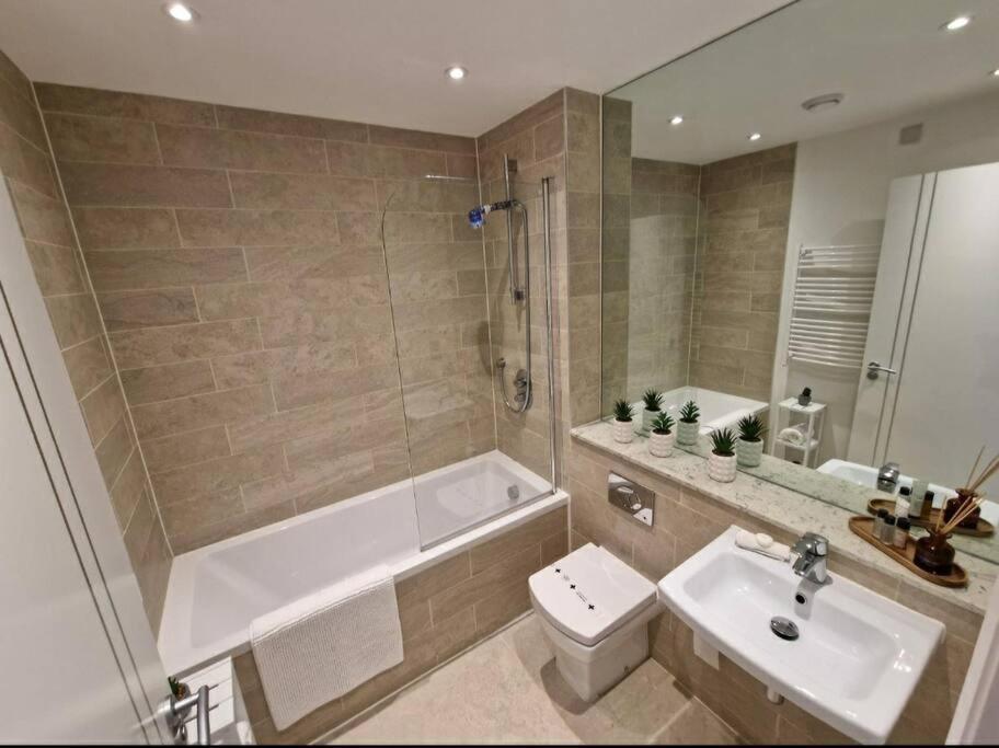 Modern Apartment, Sleeps 6, Belfast City Centre Dış mekan fotoğraf