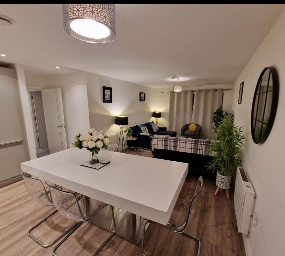 Modern Apartment, Sleeps 6, Belfast City Centre Dış mekan fotoğraf